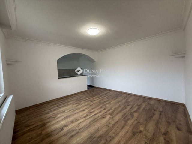 Eladó családi ház, Csemőn 45 M Ft, 3 szobás