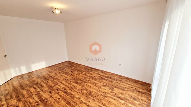 Kiadó panellakás, albérlet, Pécsett 130 E Ft / hó, 1+1 szobás