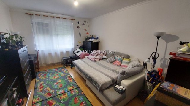 Eladó téglalakás, Vácon 69.5 M Ft, 1+2 szobás