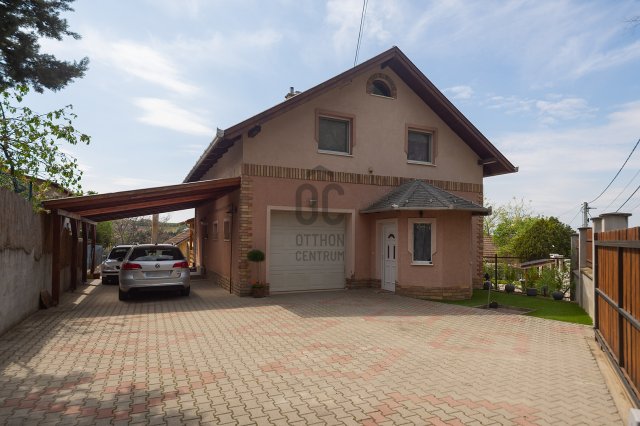 Eladó családi ház, Mogyoródon 109.9 M Ft, 4 szobás