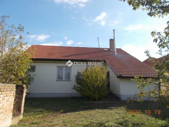 Eladó iroda, Kompolton 18.63 M Ft, 1 szobás / költözzbe.hu
