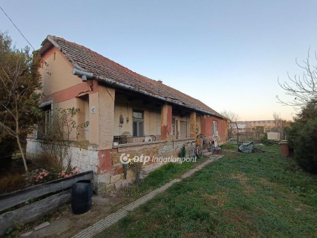 Eladó családi ház, Tornyospálcán 3.5 M Ft, 2 szobás