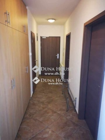 Kiadó téglalakás, albérlet, Pécsett 280 E Ft / hó, 3 szobás
