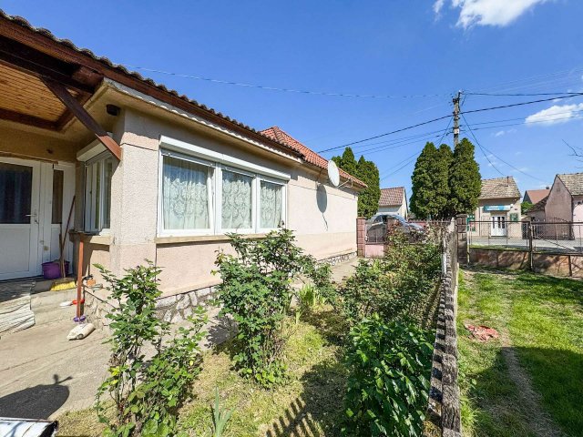 Eladó családi ház, Vajszlón 25 M Ft, 5 szobás