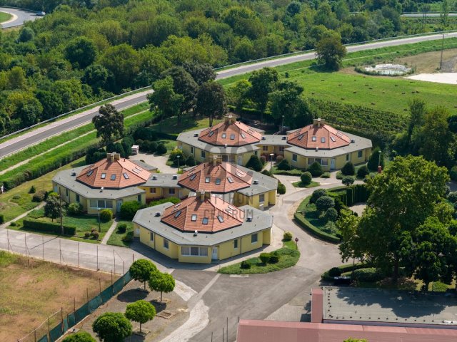 Eladó hotel, Szekszárdon 470 M Ft / költözzbe.hu