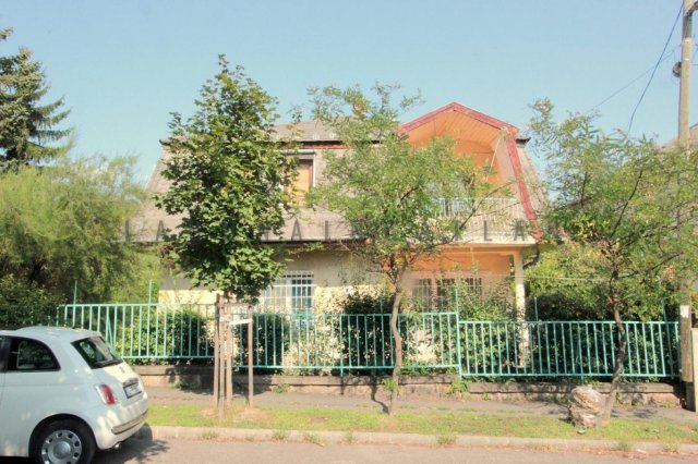 Kiadó családi ház, albérlet, II. kerületben, Pusztaszeri úton