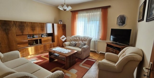 Eladó családi ház, Szajkon 58 M Ft, 5 szobás