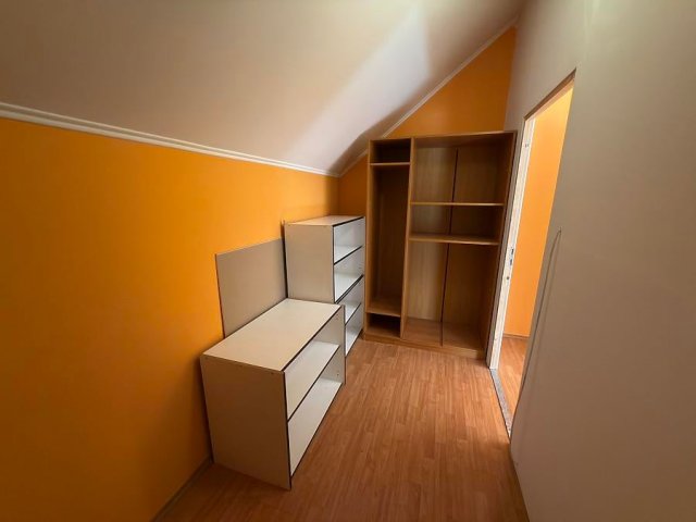 Eladó téglalakás, Szentendrén 90 M Ft, 3 szobás