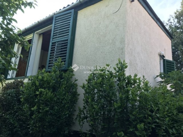 Eladó nyaraló, Velencén 31.4 M Ft, 1 szobás