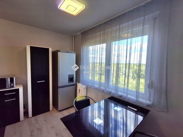 Eladó panellakás, Debrecenben 39.9 M Ft, 2 szobás