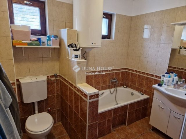 Eladó családi ház, Nagykátán 53 M Ft, 4 szobás