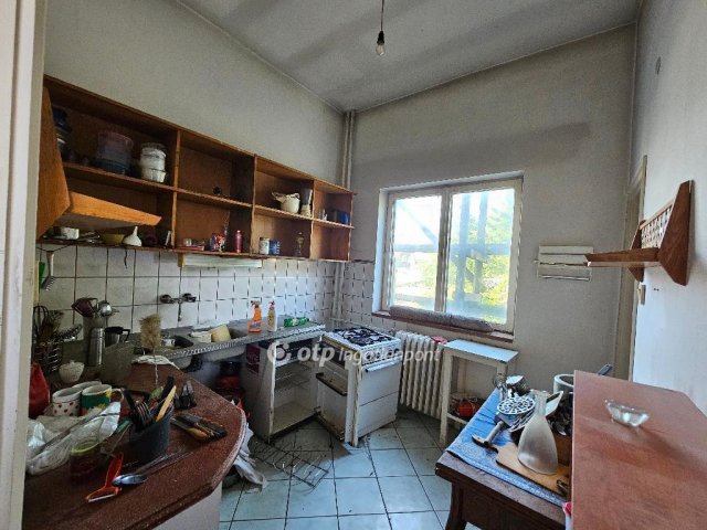 Eladó családi ház, Dunaharasztin 75 M Ft, 4 szobás