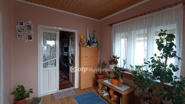 Eladó családi ház, Jászfényszarun 27.9 M Ft, 3 szobás