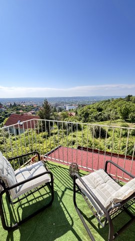 Eladó téglalakás, Pécsett 82.5 M Ft, 4 szobás