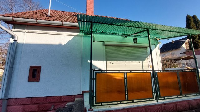 Eladó családi ház, Dombóváron 21.5 M Ft, 5 szobás