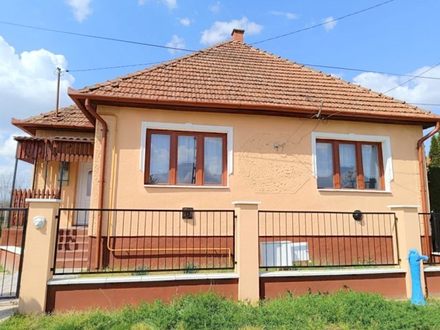 Eladó családi ház, Kemecsén 21.9 M Ft, 2 szobás