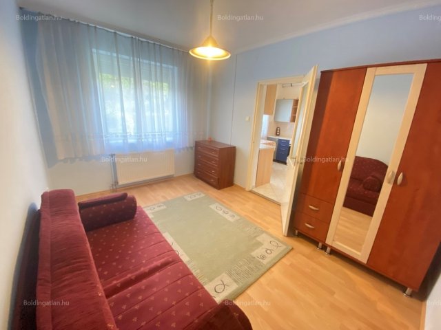 Kiadó téglalakás, albérlet, Kaposváron, Jutai úton, 2 szobás