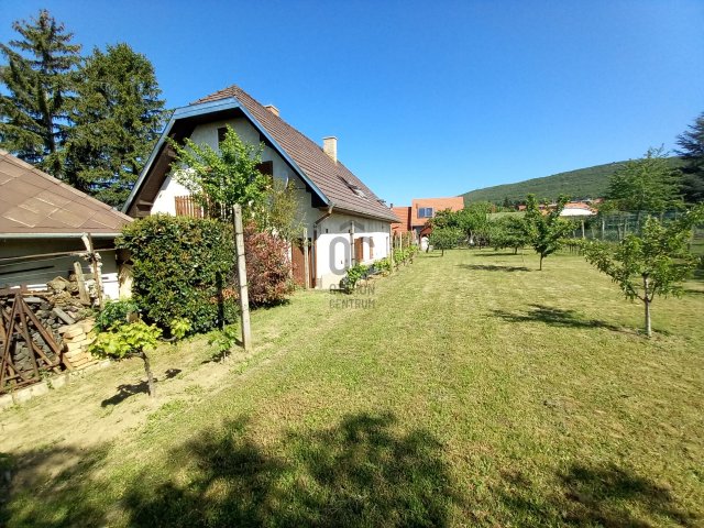 Eladó családi ház, Pécsett 112 M Ft, 5 szobás