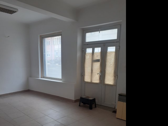 Kiadó iroda, Pécsett 200 E Ft / hó, 3 szobás