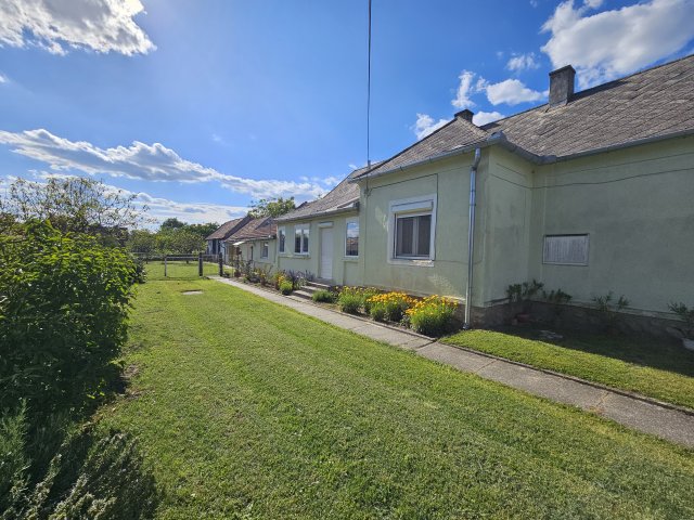 Eladó családi ház, Barcson 15 M Ft, 3 szobás