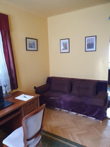 Eladó téglalakás, Siófokon 190 M Ft, 5 szobás