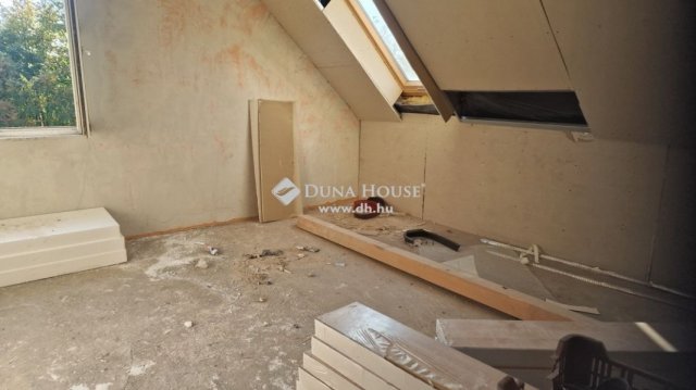 Eladó családi ház, Hatvanban 29.8 M Ft, 6+1 szobás