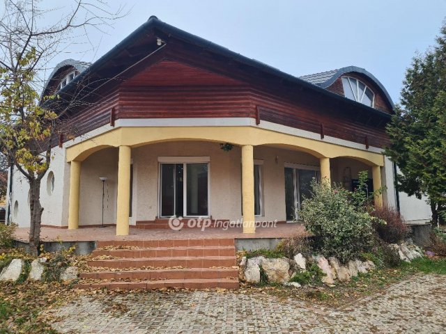 Eladó családi ház, Budapesten, XVIII. kerületben 260 M Ft