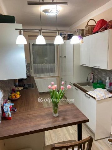 Eladó téglalakás, Mosonmagyaróváron 45 M Ft, 2 szobás