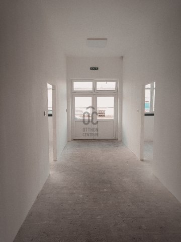 Kiadó ipari ingatlan, Cegléden 6718 E Ft / hó