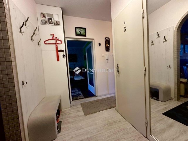 Eladó panellakás, Zalaegerszegen 35.6 M Ft, 2 szobás