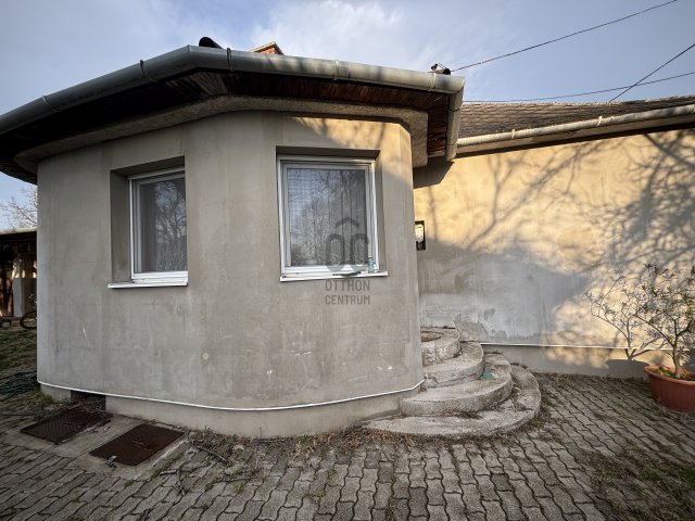 Eladó családi ház, Várpalotán 53 M Ft, 5 szobás