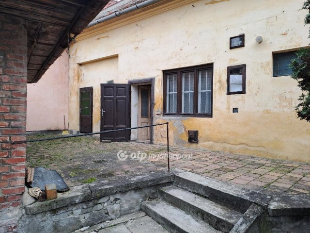 Eladó családi ház, Gyulán 34.3 M Ft, 2 szobás