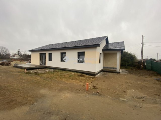 Eladó családi ház, Dabason 92 M Ft, 4 szobás