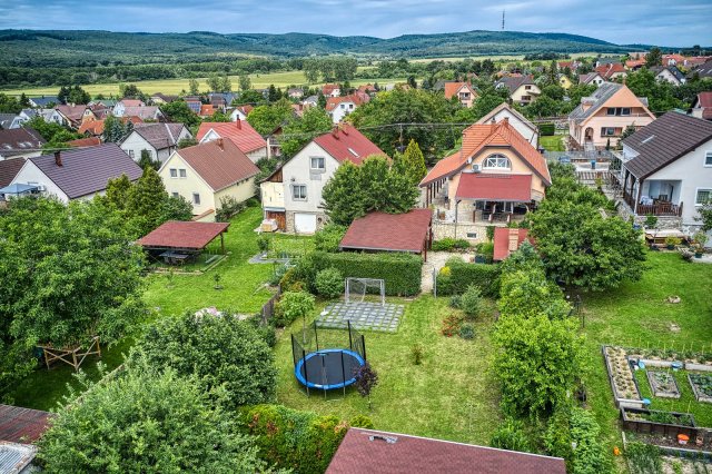 Eladó családi ház, Harkán 129 M Ft, 4 szobás