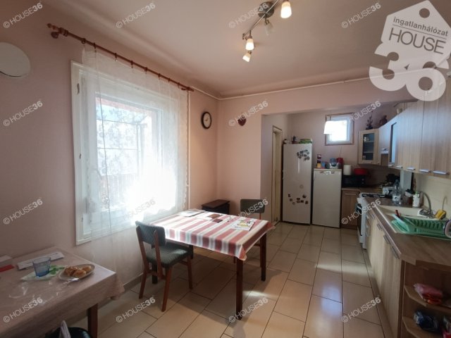 Eladó családi ház, Pálmonostorán 35 M Ft, 3 szobás