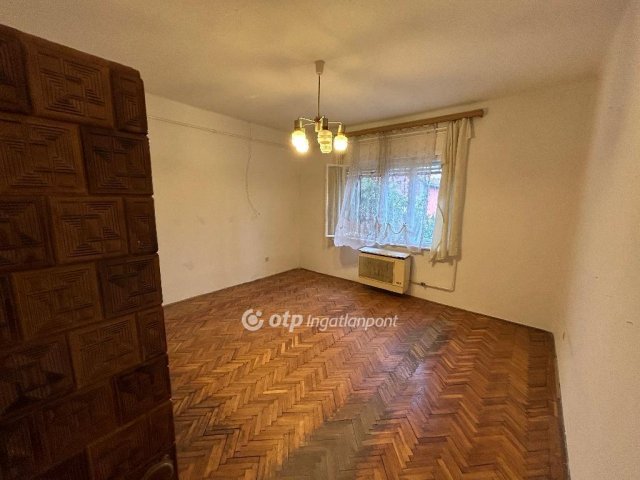 Eladó családi ház, Konyáron 18 M Ft, 2 szobás