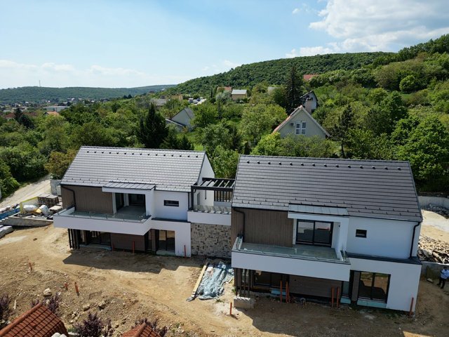 Eladó téglalakás, Balatonalmádiban 139 M Ft, 3 szobás