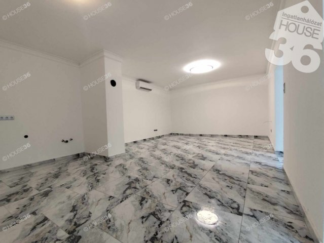 Eladó téglalakás, Kecskeméten 25 M Ft, 2 szobás