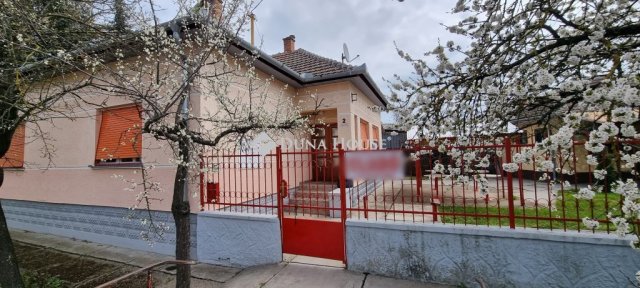 Eladó családi ház, Tiszasason 25.5 M Ft, 3 szobás