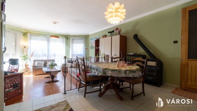 Eladó családi ház, Siófokon 139.9 M Ft, 11 szobás