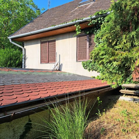 Eladó nyaraló, Balatonkenesén 39.5 M Ft, 2 szobás