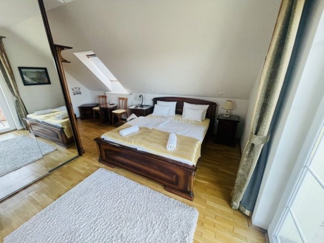 Eladó családi ház, Egerben 300 M Ft, 8 szobás