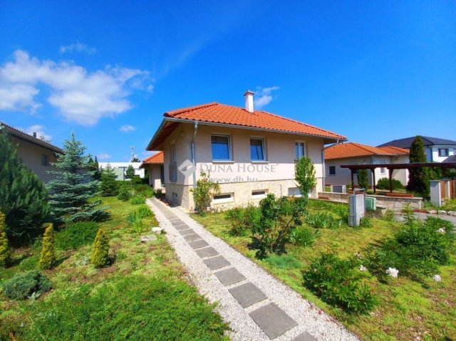 Eladó családi ház, Veszprémben 129.9 M Ft, 4 szobás
