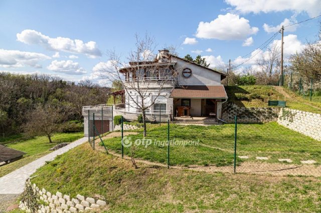 Eladó családi ház, Báron 95 M Ft, 4+1 szobás
