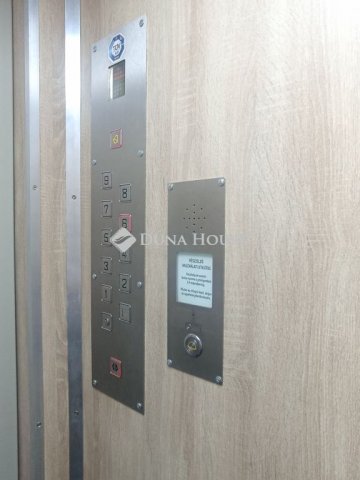 Eladó panellakás, Vácon 57 M Ft, 2 szobás / költözzbe.hu