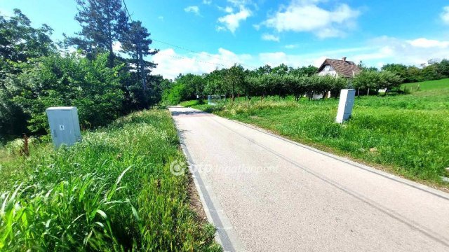 Eladó telek, Martonvásáron 12 M Ft / költözzbe.hu