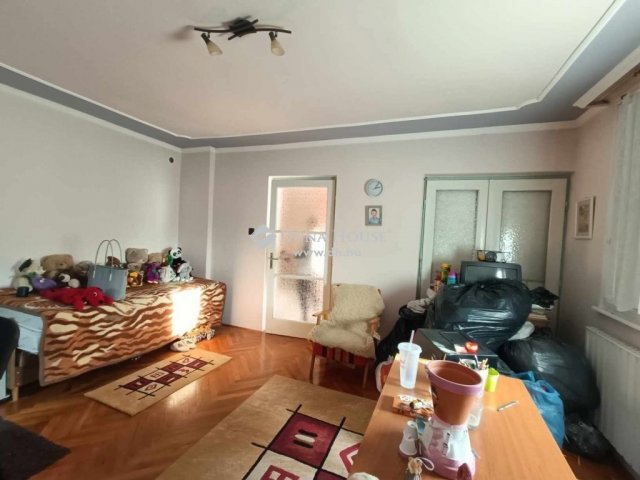 Eladó családi ház, Kunszentmártonban 24.999 M Ft, 5 szobás