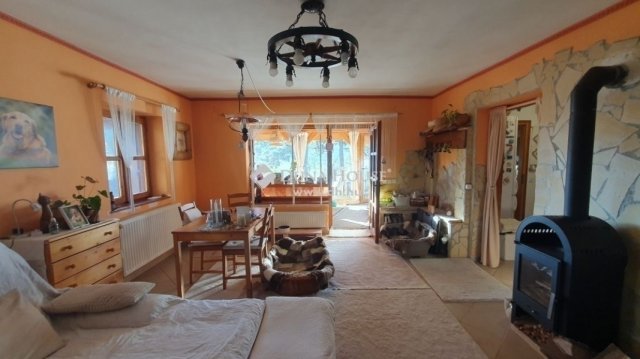 Eladó családi ház, Pócsmegyeren 149.9 M Ft, 5 szobás