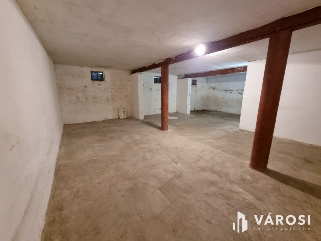 Kiadó ipari ingatlan, Debrecenben 110 E Ft / hó