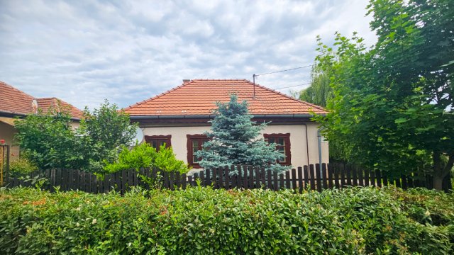 Eladó családi ház, Béren 27.5 M Ft, 3 szobás
